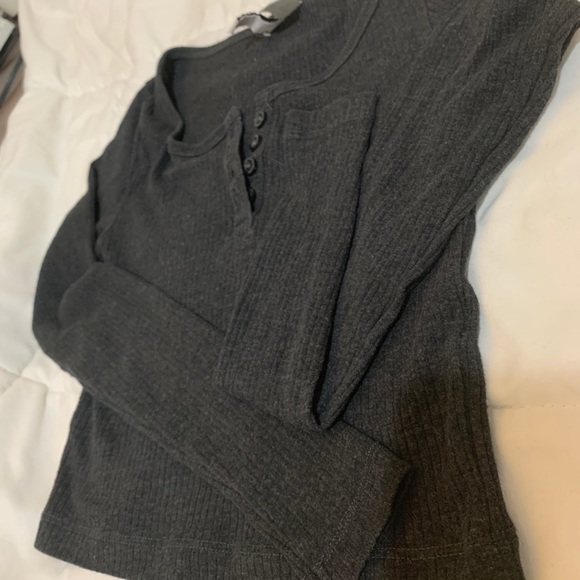 Cropped long sleeve top - Picture 3 of 4